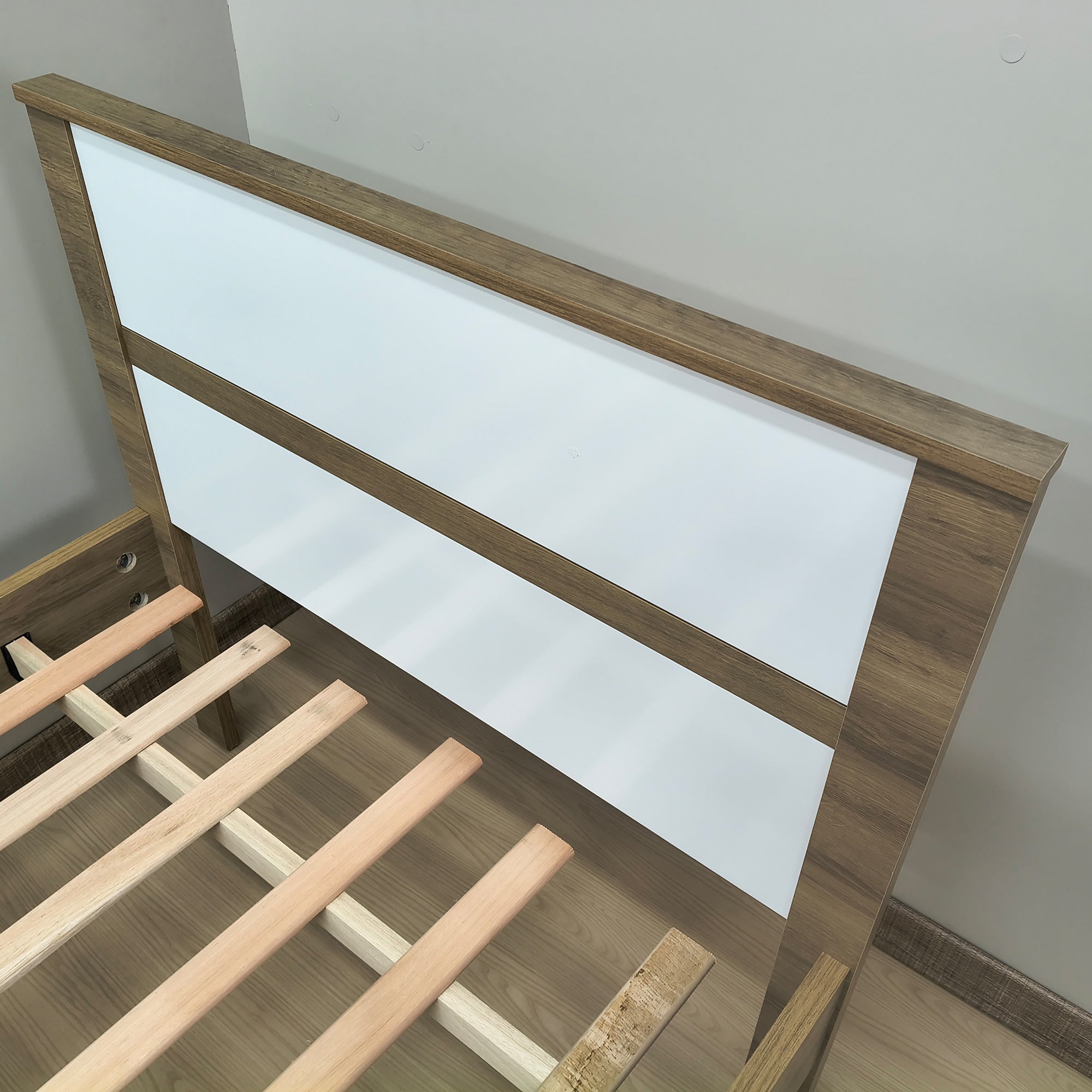 Cama Sencilla Viena Almendra Blanco