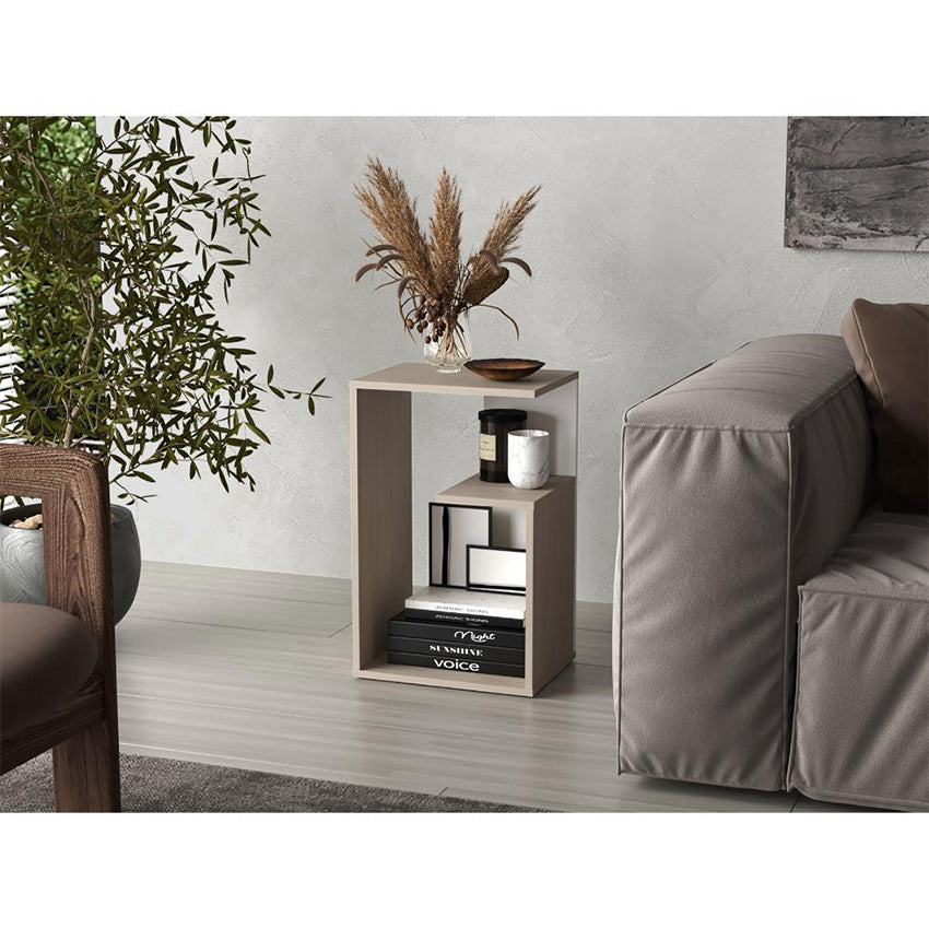 Mesa Auxiliar Evert, Nacar y , con diseño moderno y espacio para ubicar objetos