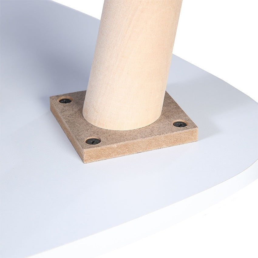 Mesa de centro triangular nao blanca (40x60x60)